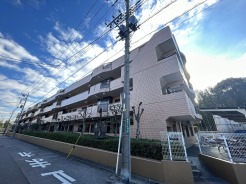 東浦和駅より徒歩１１分のマンション。
