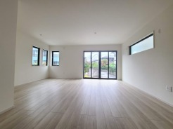 家族団らんの時間も増えそうなくつろぎのLDK。