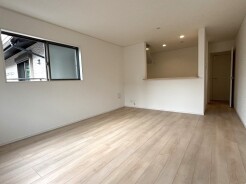 1号棟 開放感と採光にこだわった広々LDK。