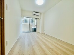 ご家族みんながゆったりくつろげる広々リビング。