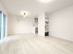 3号棟 たっぷりの陽光に包まれる明るい住まい。