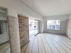 エントランス中