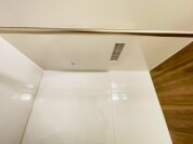 【空気もこもらず、いつもクリーンな浴室乾燥機付】