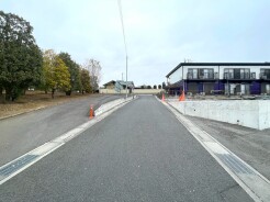 前面道路含む現地土地写真