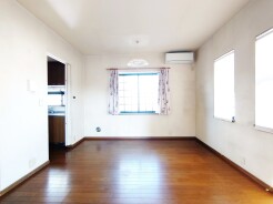 光が満ちる、明るく軽やかな住まい