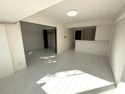 開放感あふれる空間に、清々しい心地よさが広がる住まい。