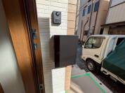 【カメラ付きインターフォン】