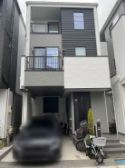 JR京浜東北・武蔵野線「南浦和」駅東口徒歩1分、提携駐車場もあります。エステート白馬南浦和店までお気軽にお問い合わせください。