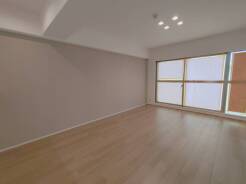 ご家族みんながゆったりくつろげる広々リビング。