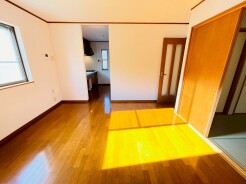 ご家族みんながゆったりくつろげる広々リビング。
