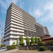 JR京浜東北・武蔵野線「南浦和」駅東口徒歩1分、提携駐車場もあります。エステート白馬南浦和店までお気軽にお問い合わせください。