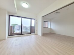 開放的なこの空間がお客様をお出迎えします