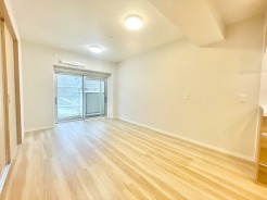 無駄のないシンプルな空間が日々の暮らしに調和し、心地よい安らぎのひとときを演出してくれます。