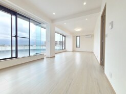 家族団らんの時間も増えそうなくつろぎのLDK。