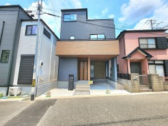 1号棟 JR京浜東北・武蔵野線「南浦和」駅東口徒歩1分、提携駐車場もあります。エステート白馬南浦和店までお気軽にお問い合わせください。