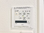 【空気もこもらず、いつもクリーンな浴室乾燥機】