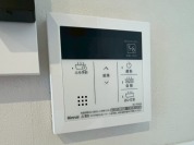 【ここから追い炊きも湯張りもワンプッシュ。】