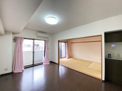 開放感と採光にこだわった広々LDK。