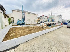 JR京浜東北・武蔵野線「南浦和」駅東口徒歩1分、提携駐車場もあります。エステート白馬南浦和店までお気軽にお問い合わせください。