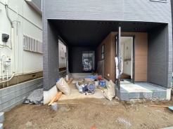 建築中