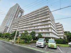 JR京浜東北・武蔵野線「南浦和」駅東口徒歩1分、提携駐車場もあります。エステート白馬南浦和店までお気軽にお問い合わせください。