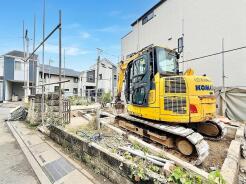 JR京浜東北・武蔵野線「南浦和」駅東口徒歩1分、提携駐車場もあります。エステート白馬南浦和店までお気軽にお問い合わせください。