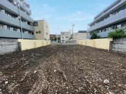 南道路に面した、陽当たり良好な物件です。