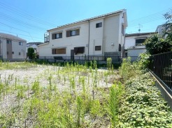 1号地 明るい青空が広がる心地よい空間です。ゆとりある敷地を活かした新しい住まいづくりが叶います