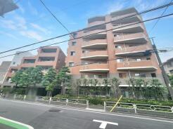 JR京浜東北・武蔵野線「南浦和」駅東口徒歩1分、提携駐車場もあります。エステート白馬南浦和店までお気軽にお問い合わせください。