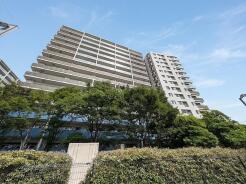 JR京浜東北・武蔵野線「南浦和」駅東口徒歩1分、提携駐車場もあります。エステート白馬南浦和店までお気軽にお問い合わせください。