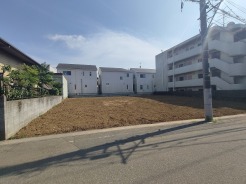 2-1号地 JR京浜東北・武蔵野線「南浦和」駅東口徒歩1分、提携駐車場もあります。エステート白馬南浦和店までお気軽にお問い合わせください。