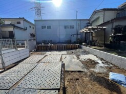 1号棟 JR京浜東北・武蔵野線「南浦和」駅東口徒歩1分、提携駐車場もあります。エステート白馬南浦和店までお気軽にお問い合わせください。