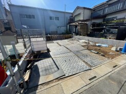 1号棟 基礎から完成済みの住まいまで、各工程をご確認いただけます。