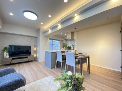 洗練された内装デザインが心地よいゆとりある空間を演出します