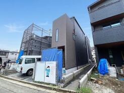 2号棟 JR京浜東北・武蔵野線「南浦和」駅東口徒歩1分、提携駐車場もあります。エステート白馬南浦和店までお気軽にお問い合わせください。