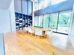 ライブラリー
自然を感じながら読書も出来ます