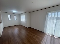 開放感と採光にこだわった広々LDK。