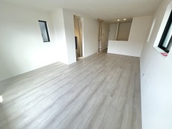 開放感と採光にこだわった広々LDK。