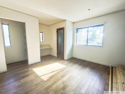 開放感と採光にこだわった広々LDK。