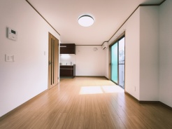すっきりと整えられた空間は、日々の暮らしに心地よいゆとりと落ち着きをもたらしてくれます。