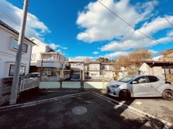 現地のご見学予約もスタートしました。周辺で売りに出ている物件も沢山御座います。まとめてご見学ができますのでお気軽にお申しつけください。