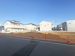 E号地、建物プラン作成及び土地のみの販売もご相談ください 平成新道から入ってすぐ、閑静な住宅地の分譲地