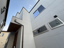 周辺のエリアで他にも沢山売りに出ている物件があります。インターネット掲載前の情報などもありますのでお気軽にお問合せください。まとめてご見学できます。