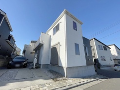 現地のご見学予約もスタートしました。周辺で売りに出ている物件も沢山御座います。まとめてご見学ができますのでお気軽にお申しつけください。