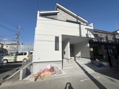 建物が完成しましたので室内のご見学予約スタート。当日のご見学予約も大歓迎です。お気軽にご連絡ください。他にもインターネットに掲載していない情報も沢山ありますので、比較で併せてご見学ができます。