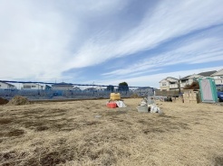 現地のご見学予約もスタートしました。周辺で売りに出ている物件も沢山御座います。まとめてご見学ができますのでお気軽にお申しつけください。