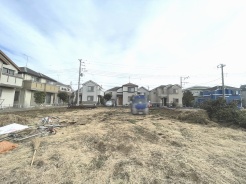 周辺のエリアで他にも沢山売りに出ている物件があります。インターネット掲載前の情報などもありますのでお気軽にお問合せください。まとめてご見学できます。