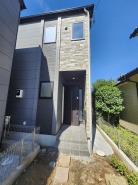 建物が完成しましたので室内のご見学予約スタート。当日のご見学予約も大歓迎です。お気軽にご連絡ください。エステート白馬国分寺店は火曜水曜も営業しております。