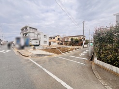 周辺のエリアで他にも沢山売りに出ている物件があります。インターネット掲載前の情報などもありますのでお気軽にお問合せください。まとめてご見学できます。