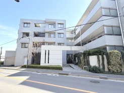 周辺のエリアで他にも沢山売りに出ている物件があります。インターネット掲載前の情報などもありますのでお気軽にお問合せください。まとめてご見学できます。